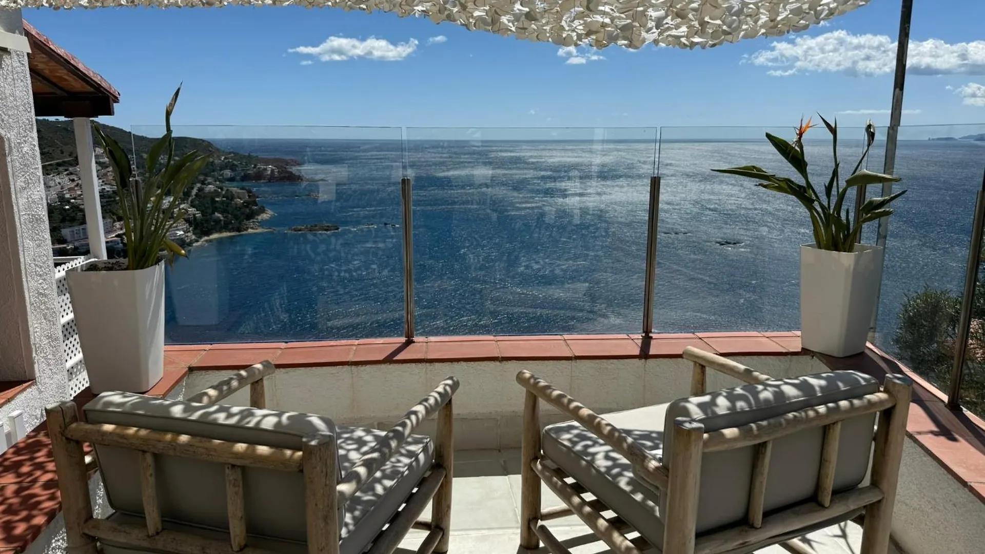 Villa A Canyelles, Piscine Et Spa A Bulles Prives , Vue Panoramique Roses 0*,  Espanha